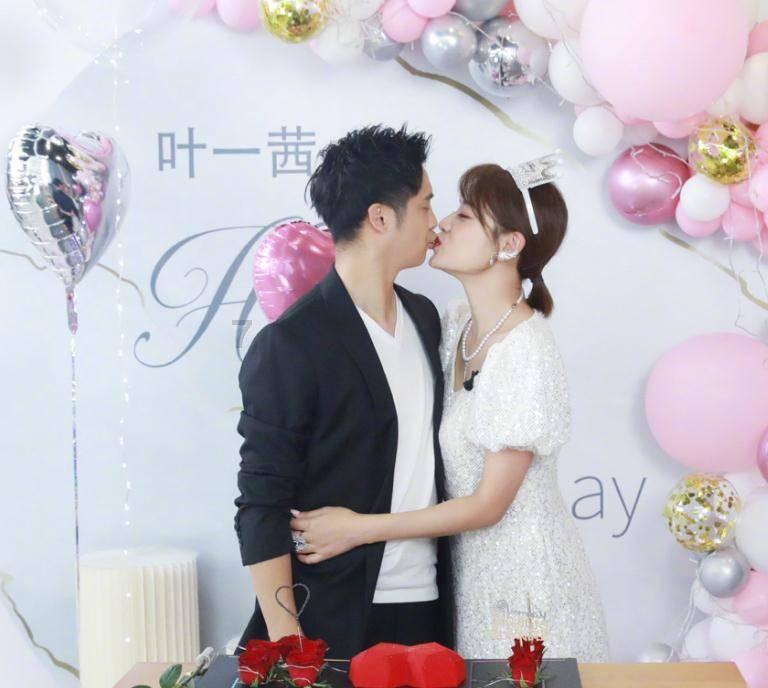 给女朋友安全感的30种方法